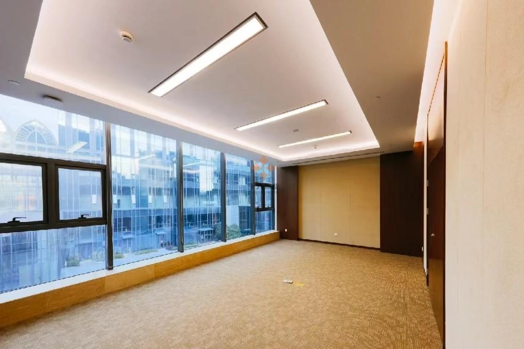 東方萬國企業(yè)中心